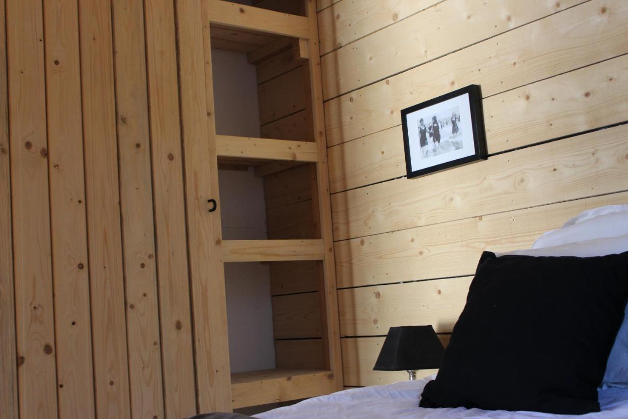 Tiny House Dans Jardin Arbore เปโรส กีเรค ภายนอก รูปภาพ