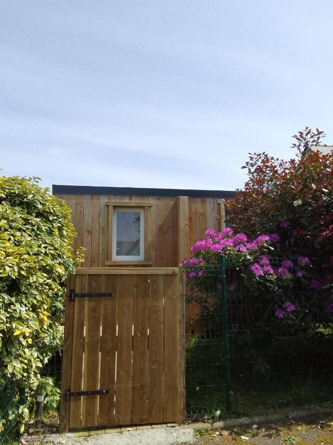 Tiny House Dans Jardin Arbore เปโรส กีเรค ภายนอก รูปภาพ